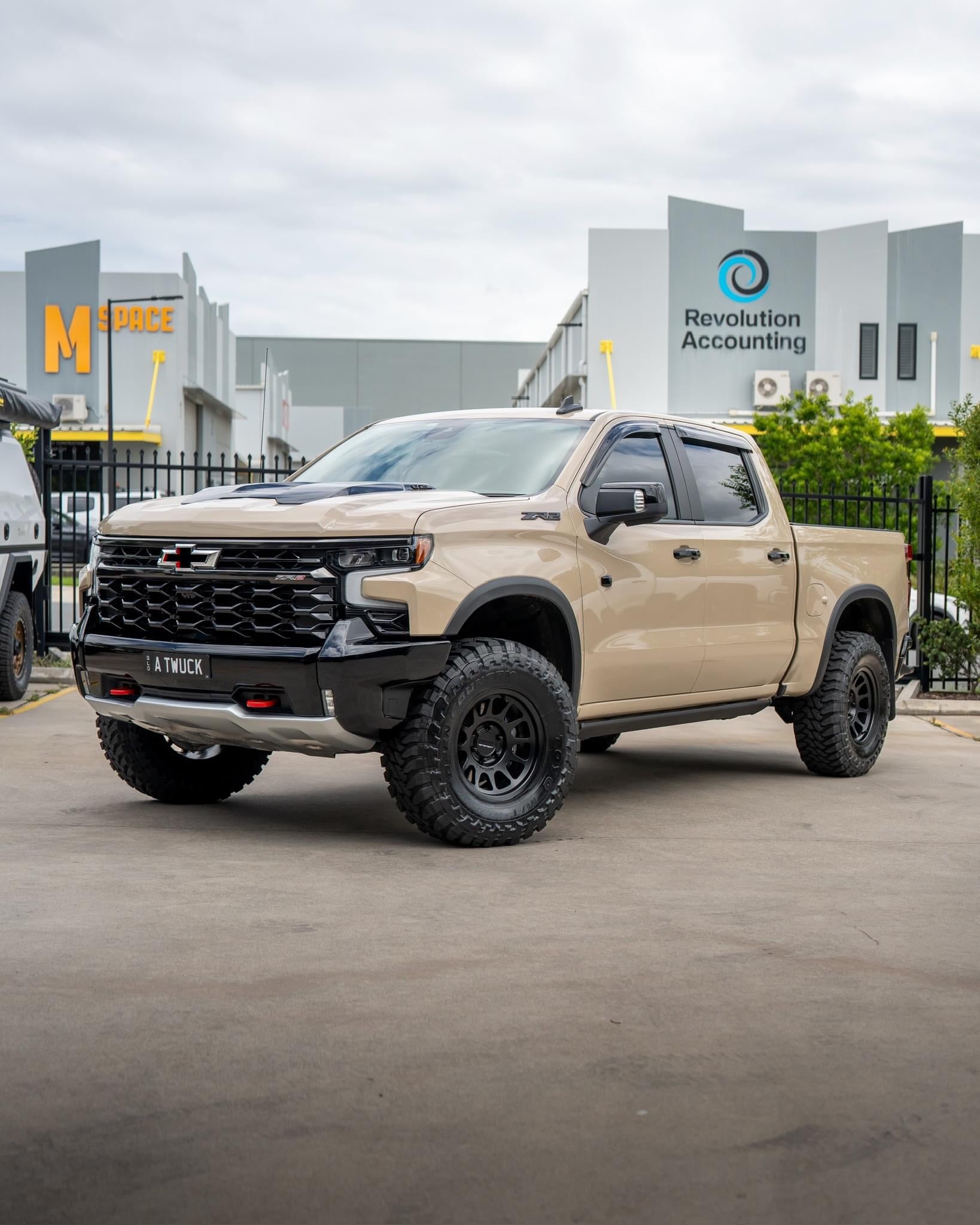 BDS Suspension 3.5" Lift Kit for 2019+ Chevy/GMC 1500 with Fox 2.5 Remote Reservoir Shocks - Outback Kitters